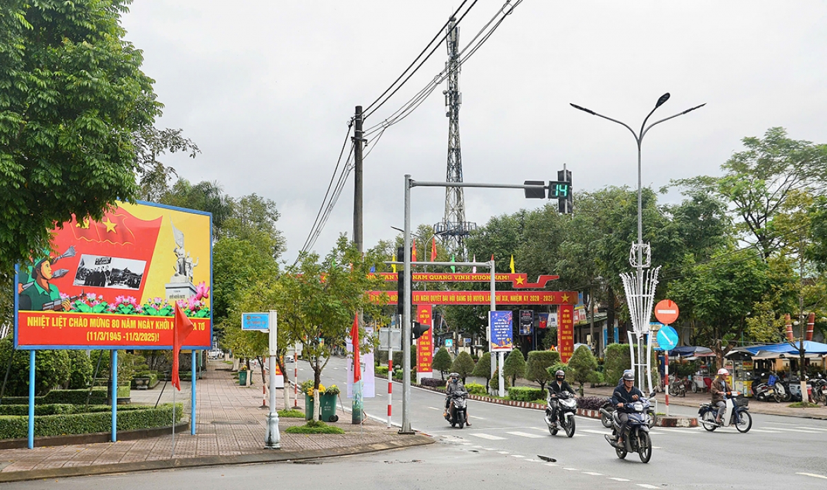 
Thĭ trơ̆n Ba Tơ đei hơmet pơrŏ tôch ‘lơ̆ng ƀlep ƀât Tơbăt 80 sơnăm Iung tơblăh Ba Tơ (11/3/1945-11/3/2025)