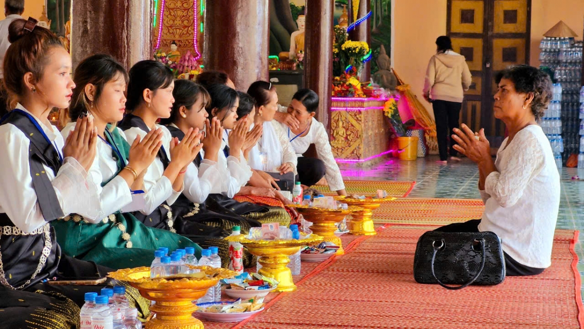 Một nghi thức tại lễ hội Chrrôi Rum Chếk