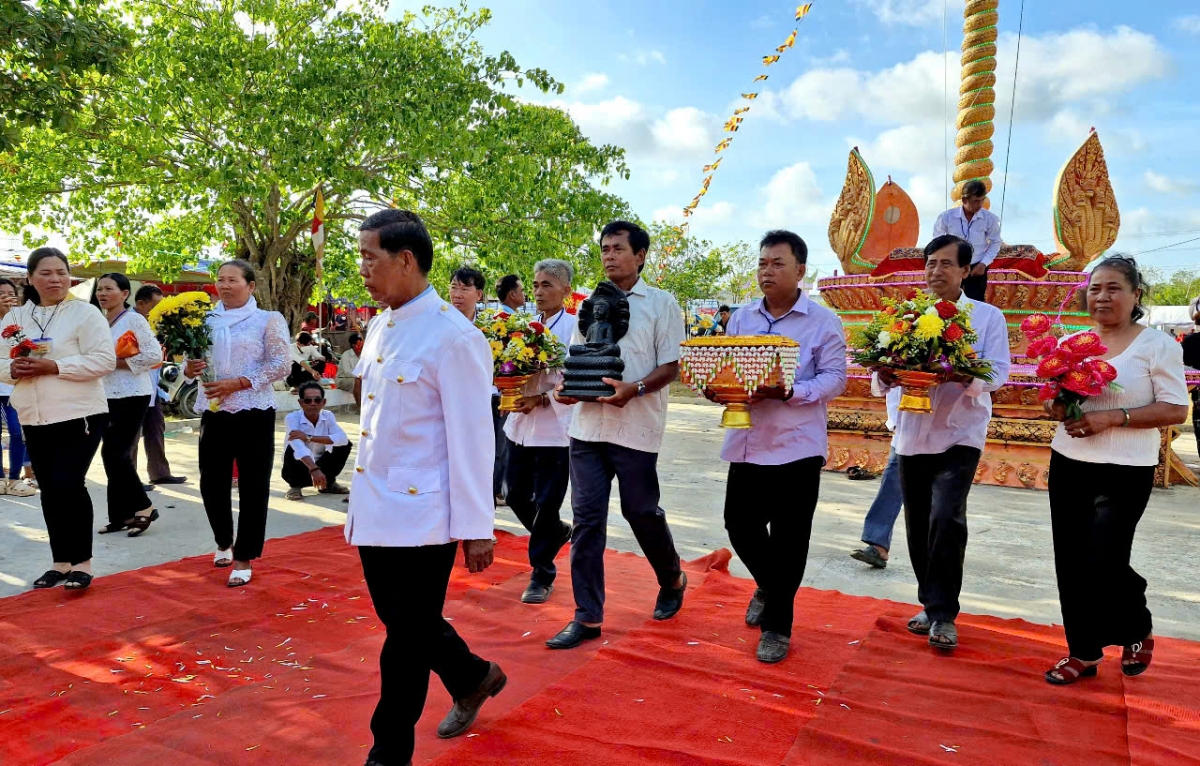 Lễ rước tượng Phật