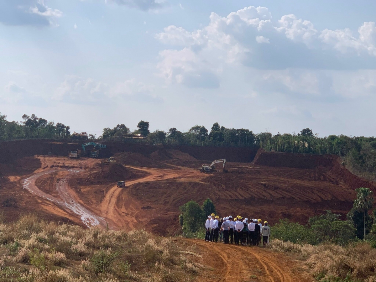 Bauxite geh gĭt nềnlà broă tờm lơh sa sồ dùl càr Dăk Nông dê