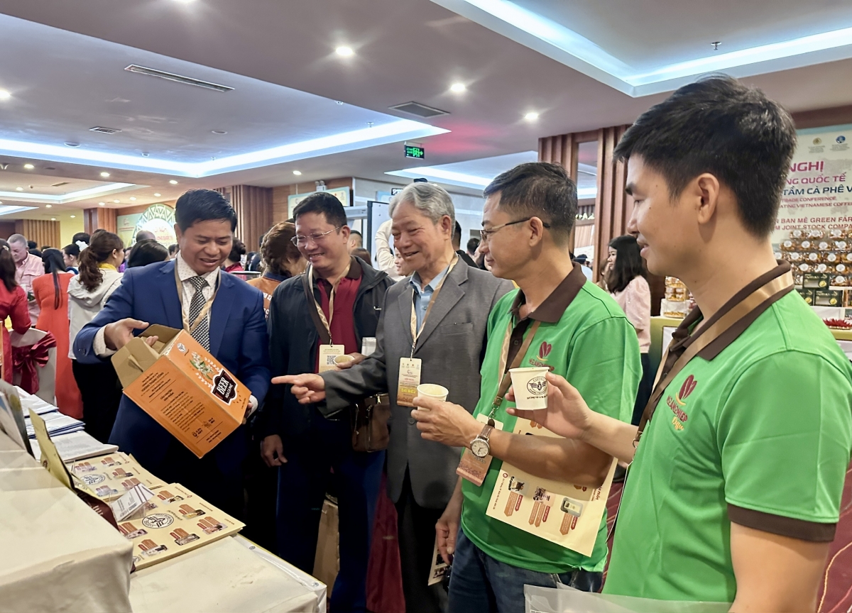 Mâu khu tơrŭm cheăng trâm mâ, tơdjêp pơla khu mơdró tăng tíu tê kơphê