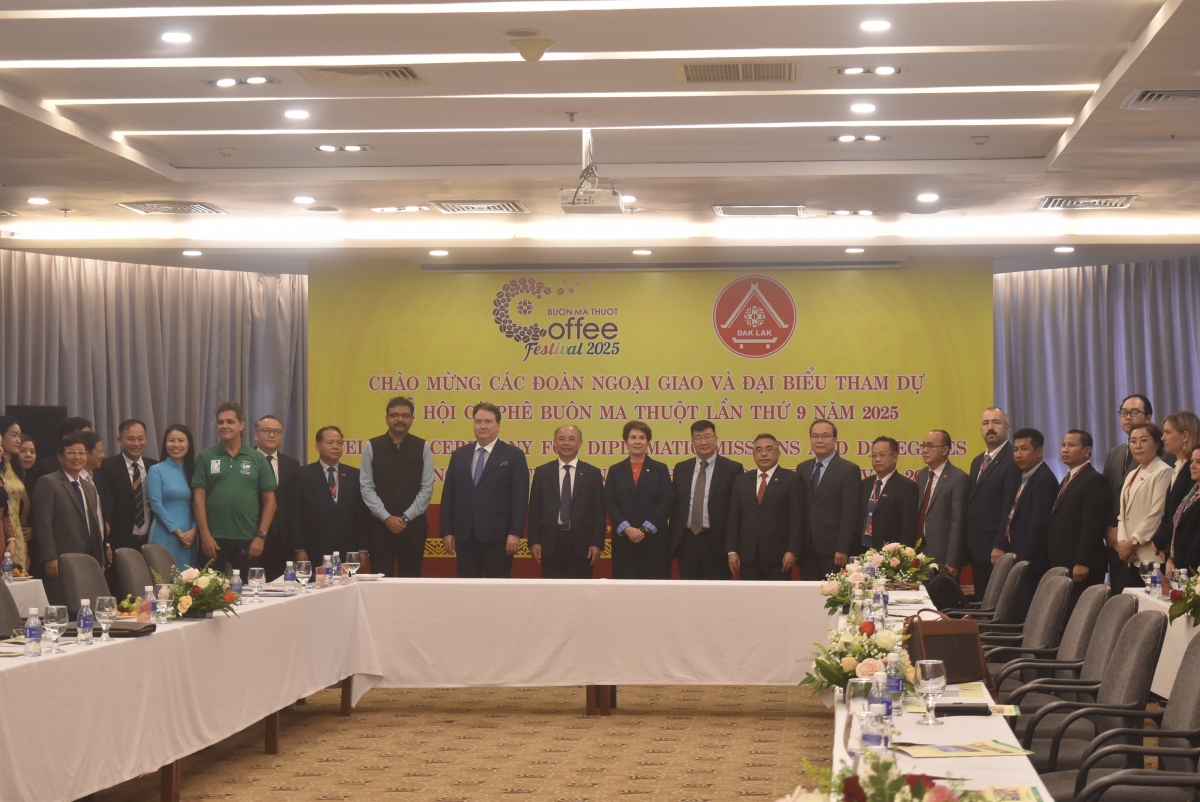 Kơdră chĕp kơ̆l Anih vei lăng kon pơlei dêh char Đắk Lắk tơƀâp 27 khul grŭp đơ̆ng teh đak đe truh hăm Lêh chĕh phe Buôn Ma Thuột