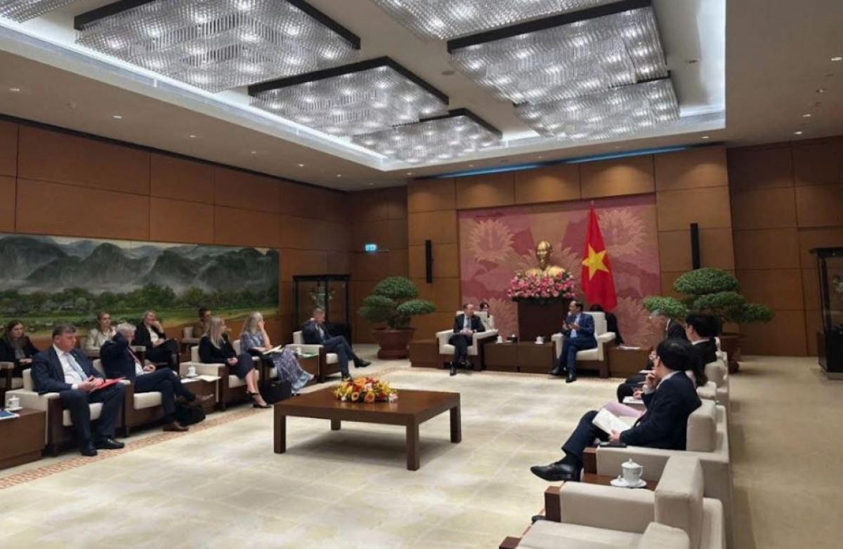 
Khŭl Anih  vei lăng găh tơdrong jang Tơgŭm Tơbôl Đan Mạch hôp hăm Anih vei lăng Khŭl lĭnh, Sơđơ̆ng păng Tơbôl Quốc hội Việt Nam