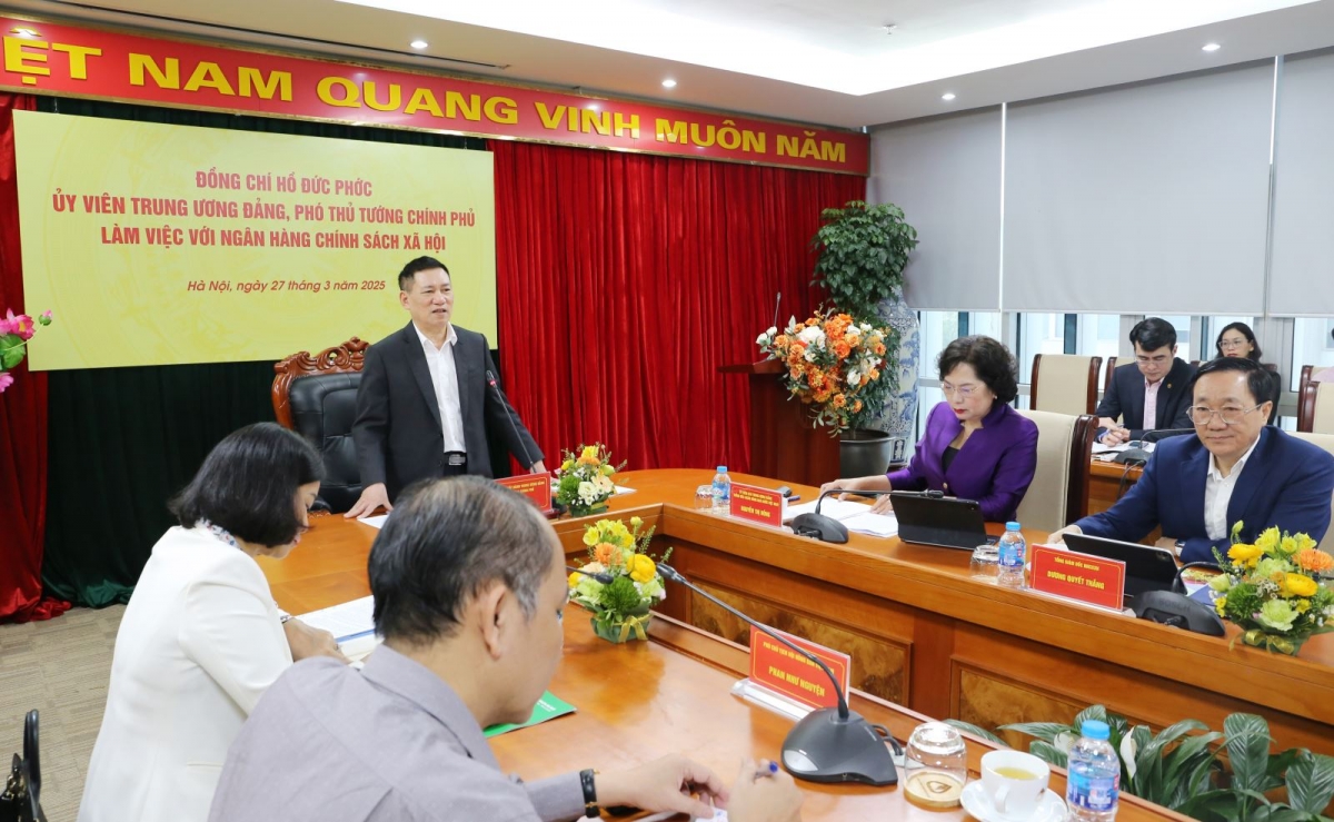 Phó Thủ tướng Cíñ phủ ồng Hồ Đức Phớc lơh broă mờ Anih priă jền Broă lơh dong kờl mpồl bơtiàn