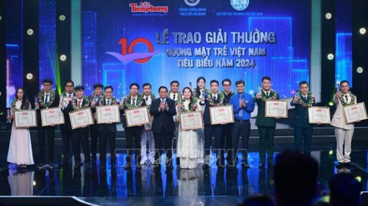 Thủ tướng Phạm Minh Chính pơjao tơmam hơpăh ăn kơ 10 ‘nu bơngai mơlôh Việt Nam hơgei sơnăm 2024