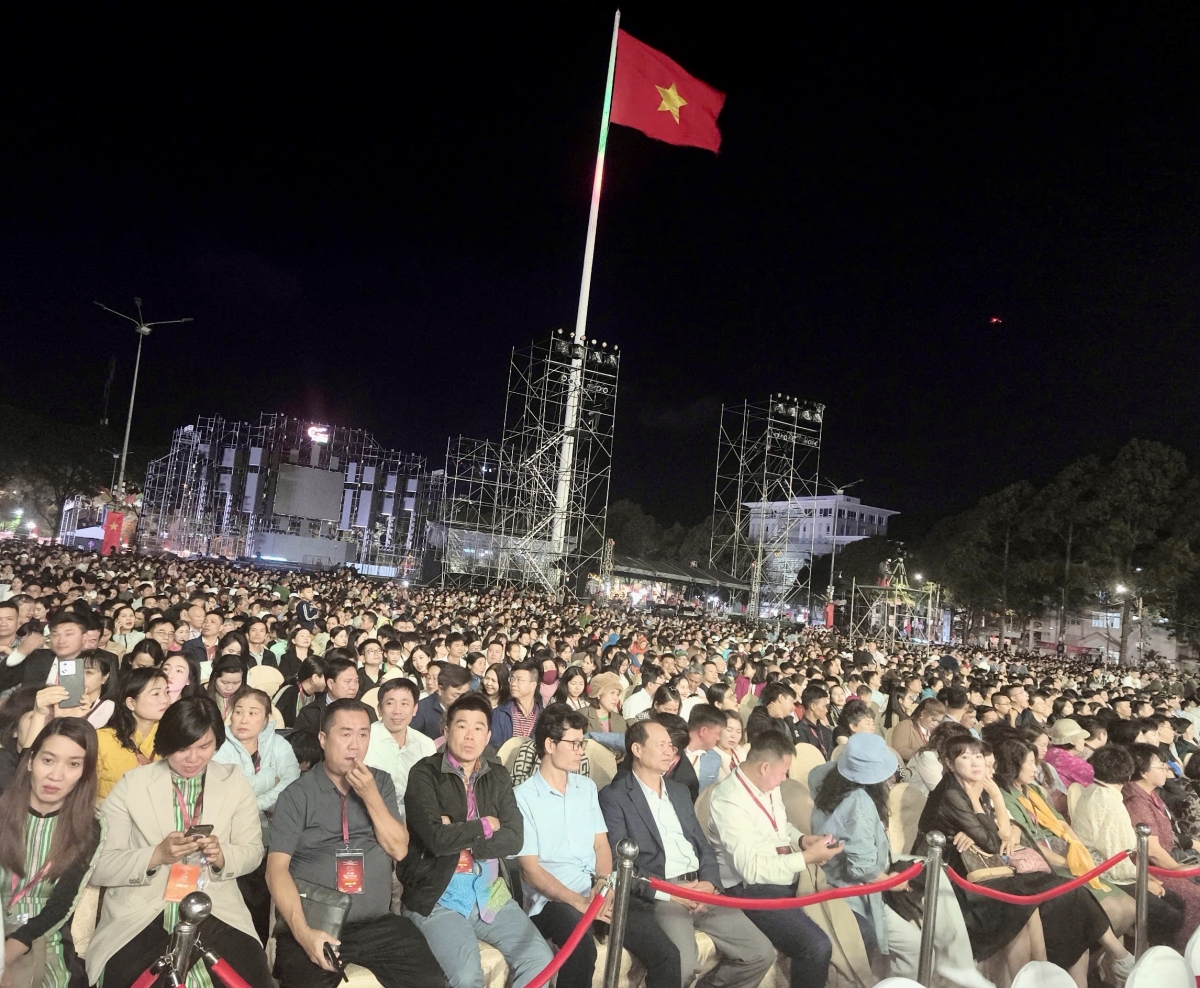 Lơh chờ kơphê Buôn Ma Thuột ngai sơlơ geh bơcri lơh niam ngan, dờng rlau mờ ală dơ̆ lài