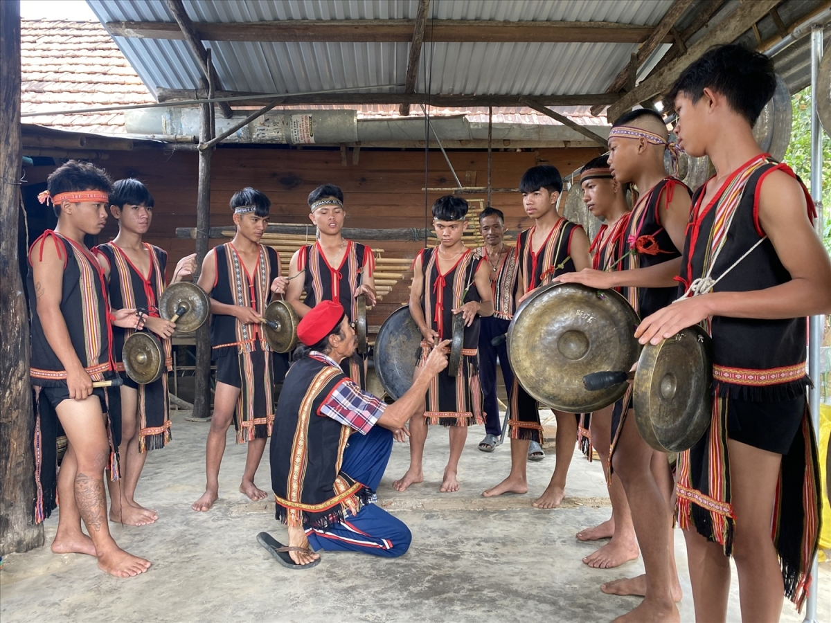 Cau chài A Thui bơto dròng cing ală klao pơnu in