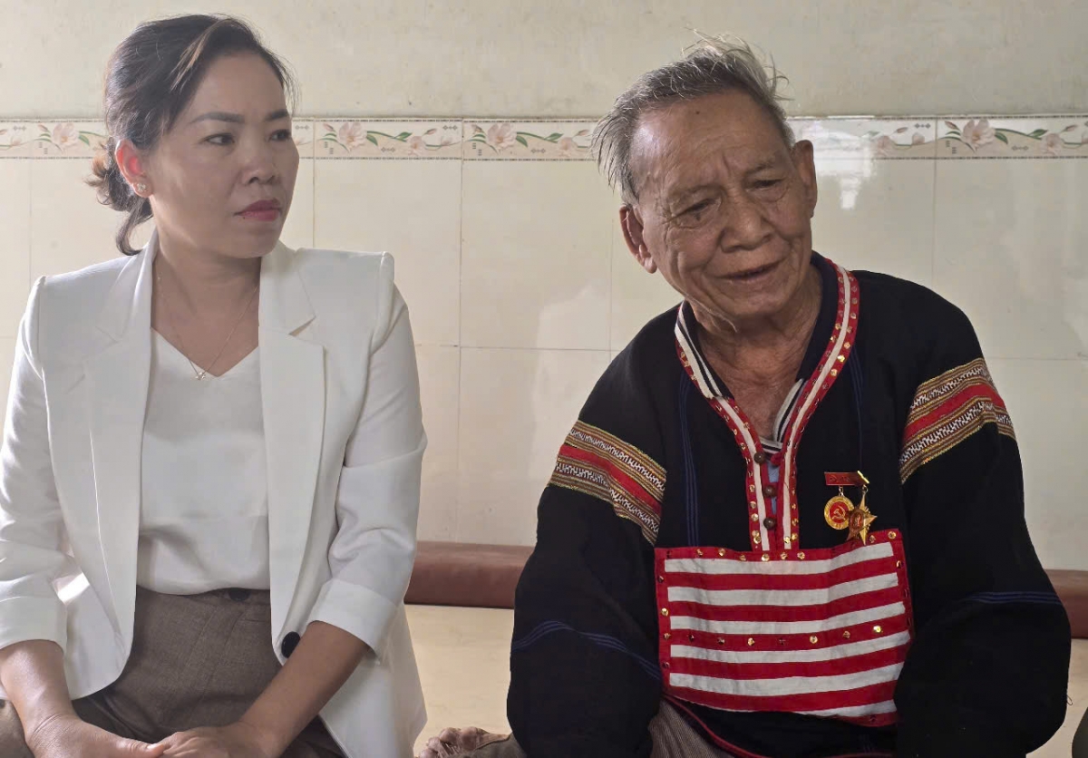 Cau ling yau ồng Ksor Chư yal bè dơ̆ tam lơh gùng 7 tềng rơbàng dà dờng Bờ 