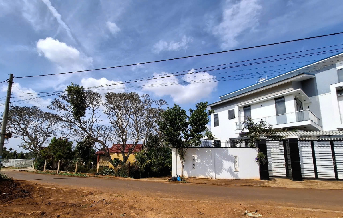 Mâu hngêi hên tal pakĭng tơdroăng ki kân krip dêi mâu hngêi xối tơbâ hdroâng Mường chal vâi krâ nah