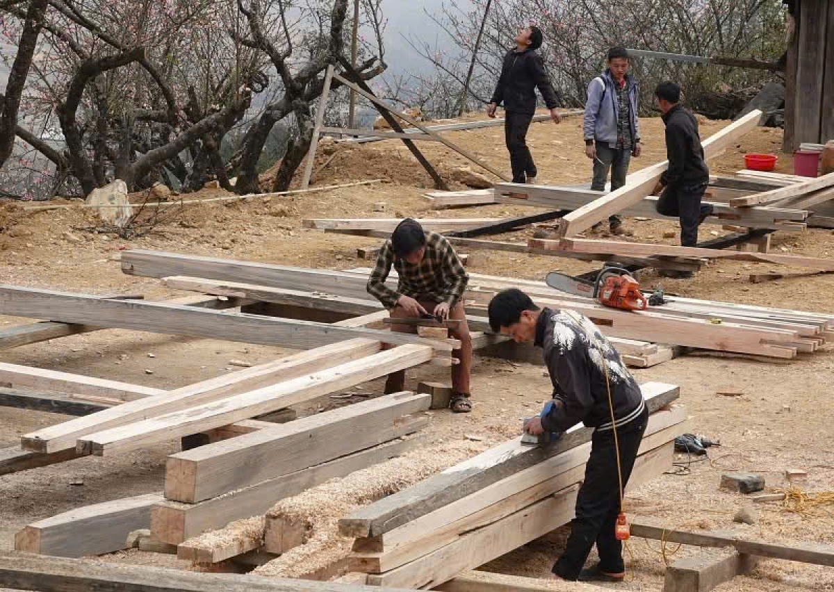 Huyện Mù Cang Chải phấn đấu hoàn thành xóa 771 nhà tạm,
nhà dột nát trước tháng 6 năm nay.
Ảnh: Thừa Xuân/VOV Tây Bắc