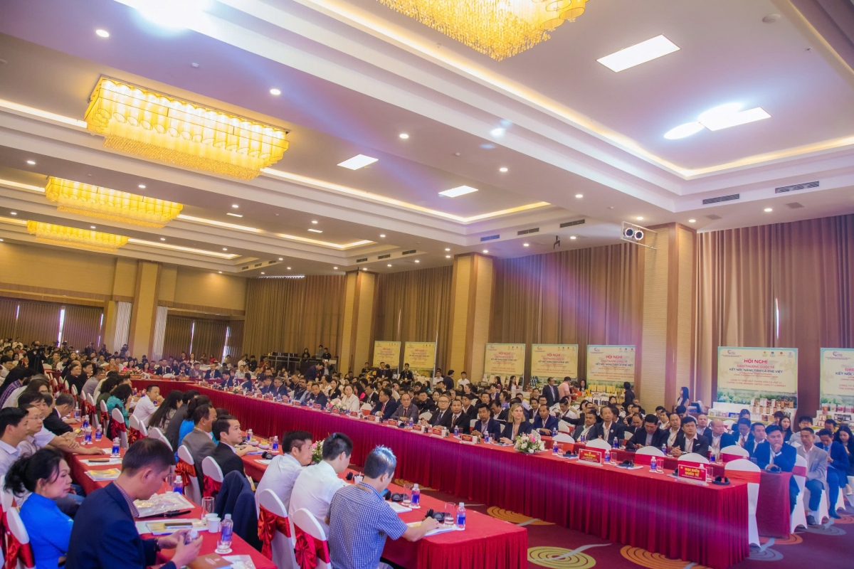 Hlŏh 700 ‘nu bơngai tang măt, lơ̆m noh đei lơ bơngai tang măt lơ̆m apŭng plenh teh vang truh Hop akŏm tĕch mơdro hăm apŭng plenh teh – Trong tơguăt, pơm hơtŏk tơdrong ‘lơ̆ng ăn chĕh phe Việt Nam.