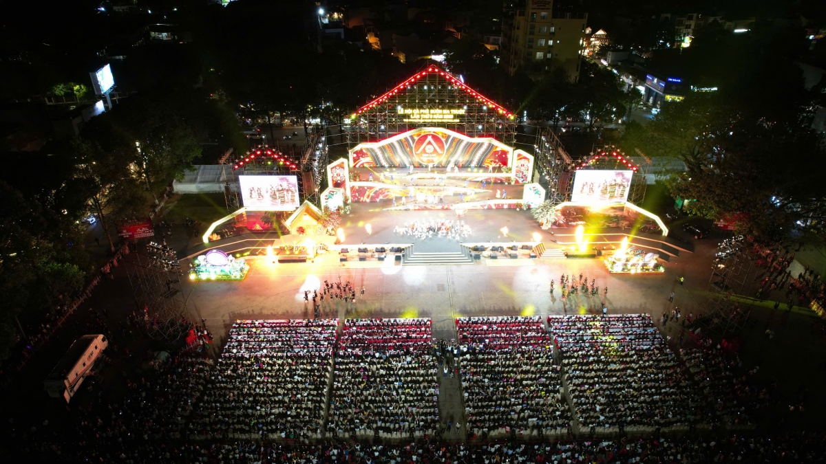 Lơh chờ kơphê Buôn Ma Thuột dơ̆ 9 gơ hòi gơ jà pơgăp 250 rơbô dơ̆ năc lòt nhơl