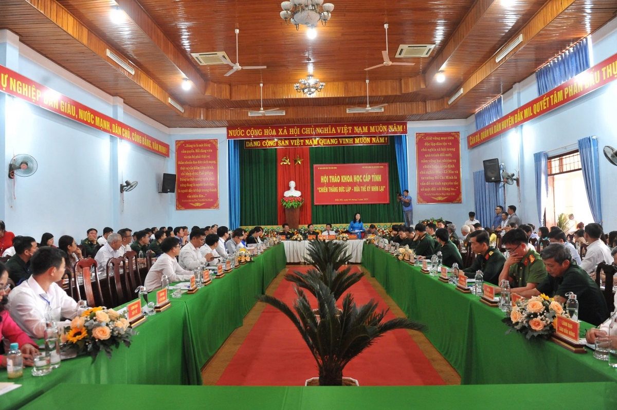 Bơkơtuai bôh thâo phrâo “Tlaih rơngai Đức Lập - ha mơkrah rơnuk thun lăng glăi”.