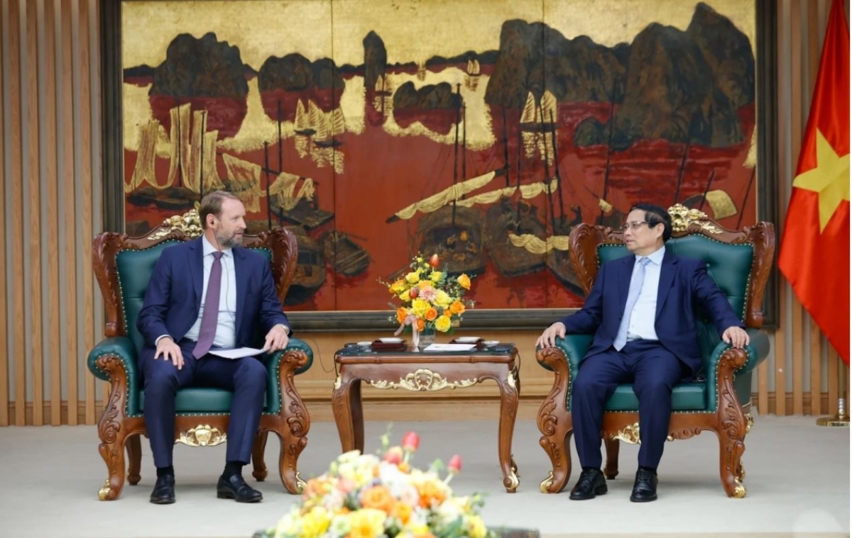 
Thủ tướng Phạm Minh Chính sơng pơma dơnuh hăm ƀok Nate Franklin, Kơdră chĕp pơgơ̆r Grŭp jang Pacifico Energy