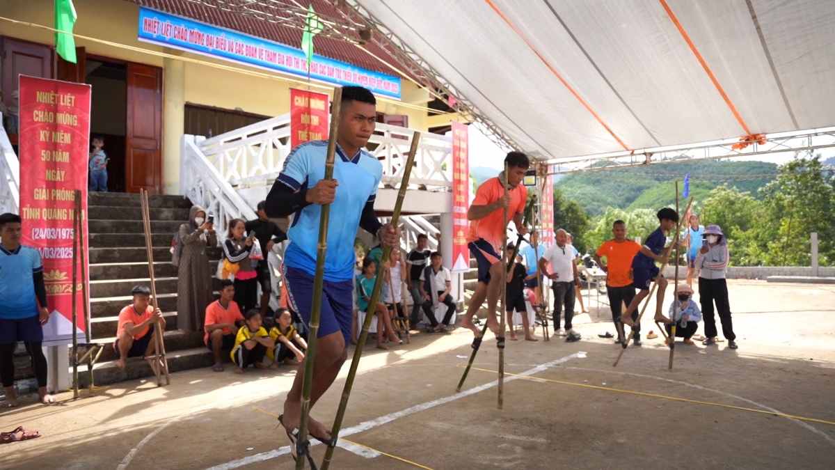 Cà kheo là môn thi đặc trưng của đồng bào dân tộc thiểu số huyện Hiệp Đức. Ảnh: THANH HOA