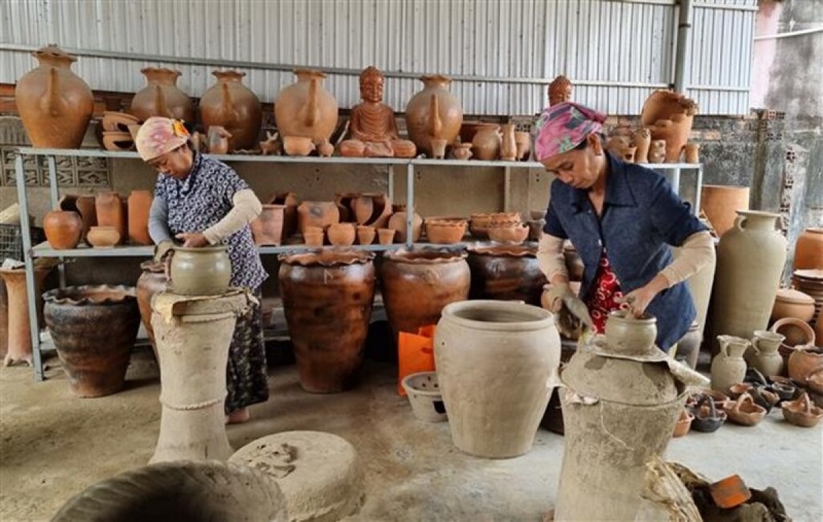 Lan am palei Hamu Craok - Bàu Trúc