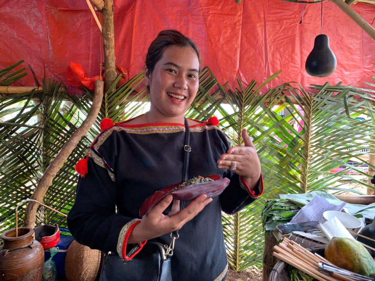 Nâ H’Lop Niê tối tơbleăng ‘na kơchâi ki pêi tơvât ká ƀă hlá loăng tơmong