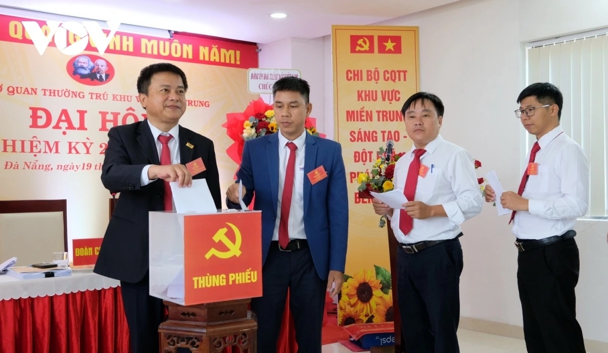 Đại biểu bỏ phiếu bầu Chi ủy VOV miền Trung nhiệm kỳ 2025-2030
