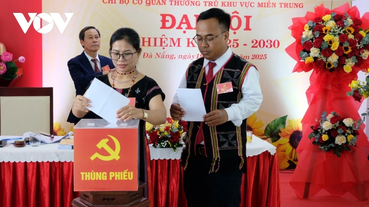 Đại biểu bỏ phiếu bầu Chi ủy nhiệm kỳ 2025-2030