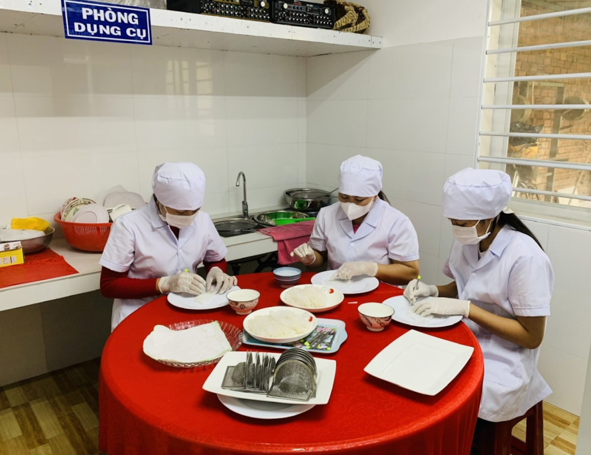 Sang măi pơkra yến sào pơjing prăk pơhrui glăi hơđong kơ lu adơi amai