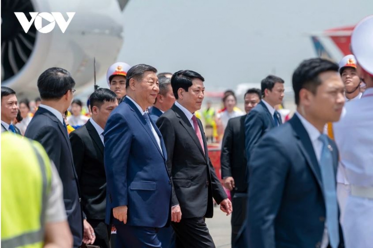 Kơdră teh đak Lương Cường sơng Tổng Bí thư, Kơdră Trung Quốc Tập Cận Bình tơ̆ cham gre păr Nội Bài