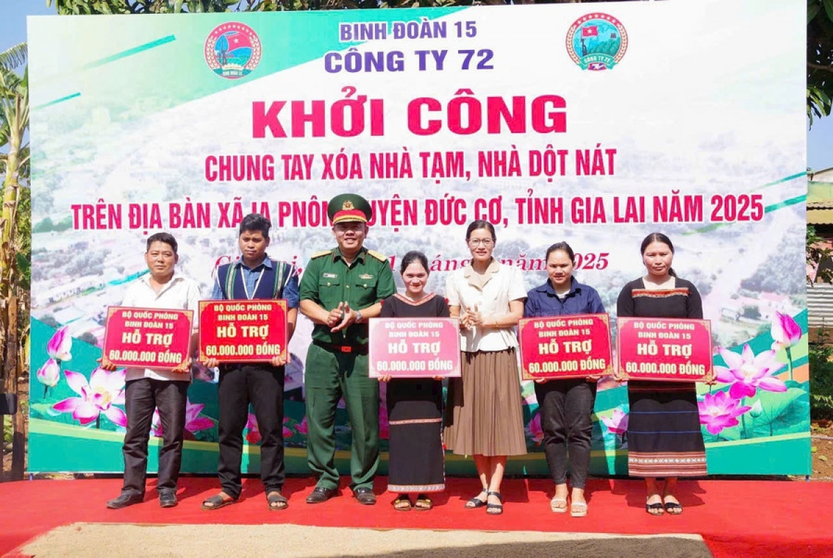 Phung khua anôk bruă 72 jao prăk đru msir lăm sang dôk êjai, sang tĭ ƀrôč 