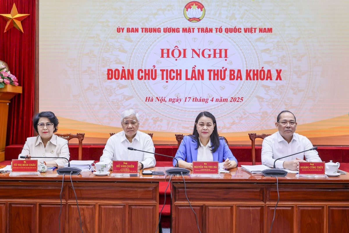 Hop akŏm Khul kơdră chĕp kơ̆l Anih Trung ương MTTQ Việt Nam ‘măng mă 3