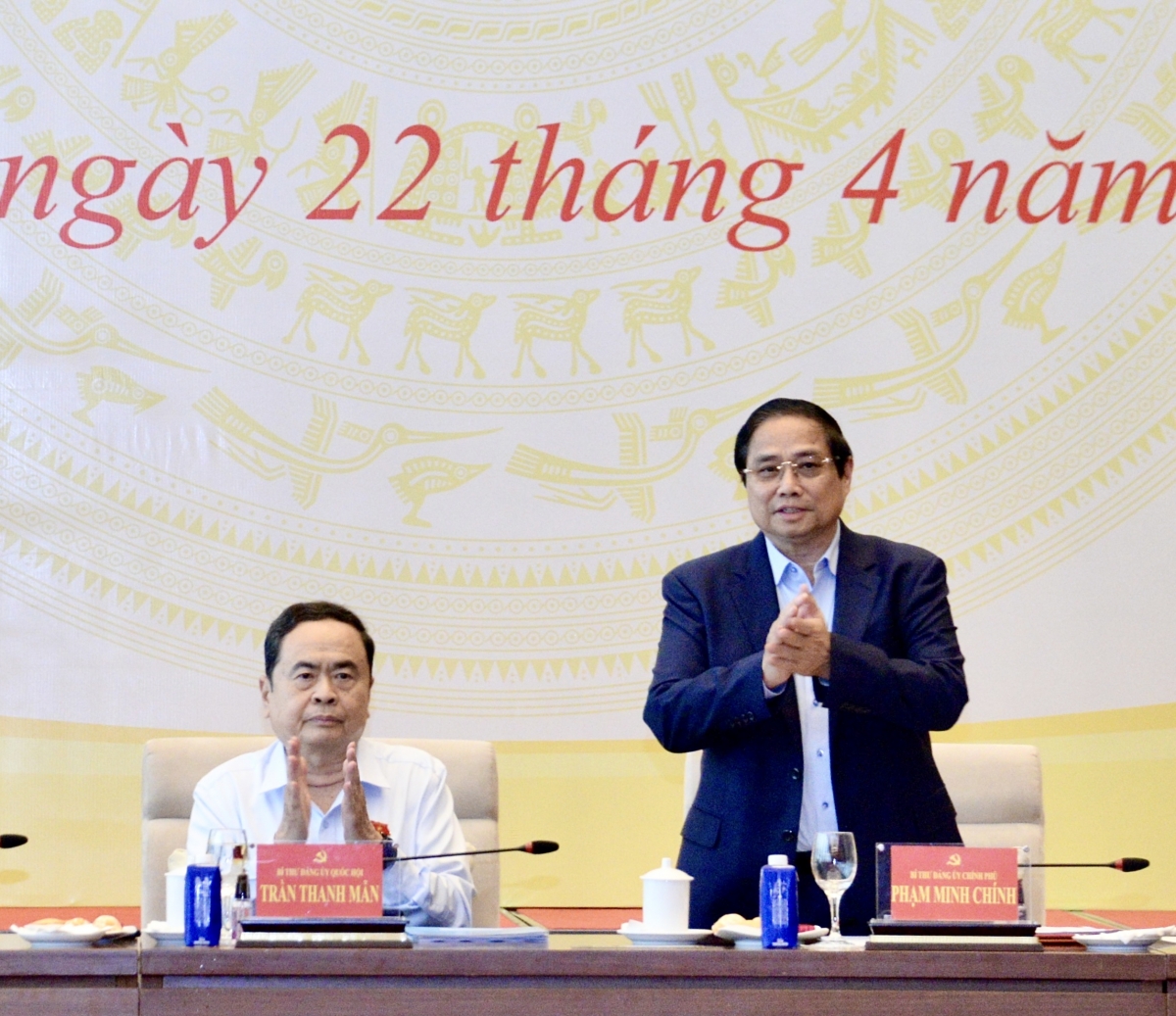 Pôa Trần Thanh Mẫn, Kăn xiâm hnê ngăn Kuô̆k hô̆i ƀă pôa Phạm Minh Chính, Ngế pro xiâm hnê ngăn tơnêi têa pơkuâ rôh hôp