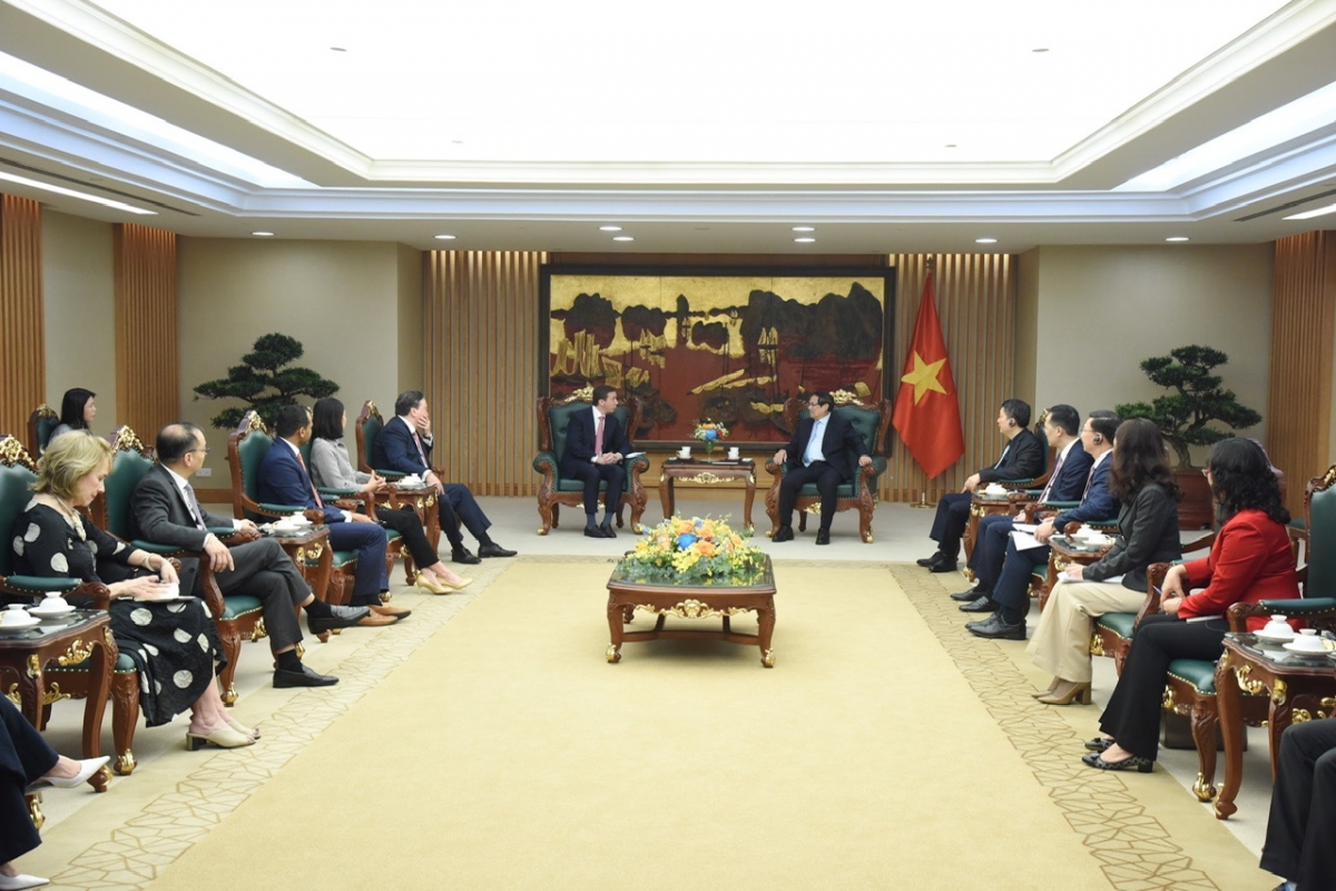 Pôa Phạm Minh Chính, Ngế pro xiâm hnê ngăn tơnêi têa tơdah Kăn xiâm pơkuâ liăn ’măn kơdĭng ‘no pêi cheăng Warburg Pincus (Mih)