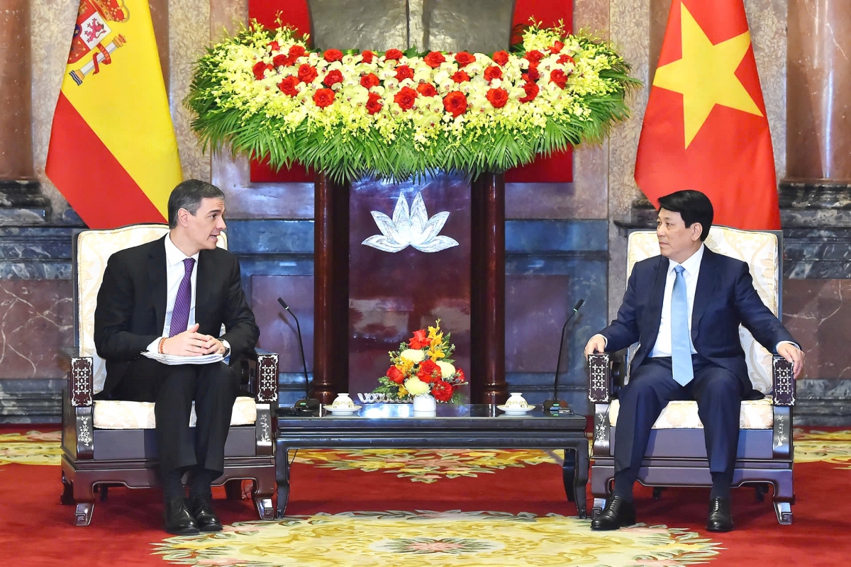 
Củ tịc lơgar ồng Lương Cường wă Thủ tướng lơgar Tây Ban Nha ồng Pedro Sanchez