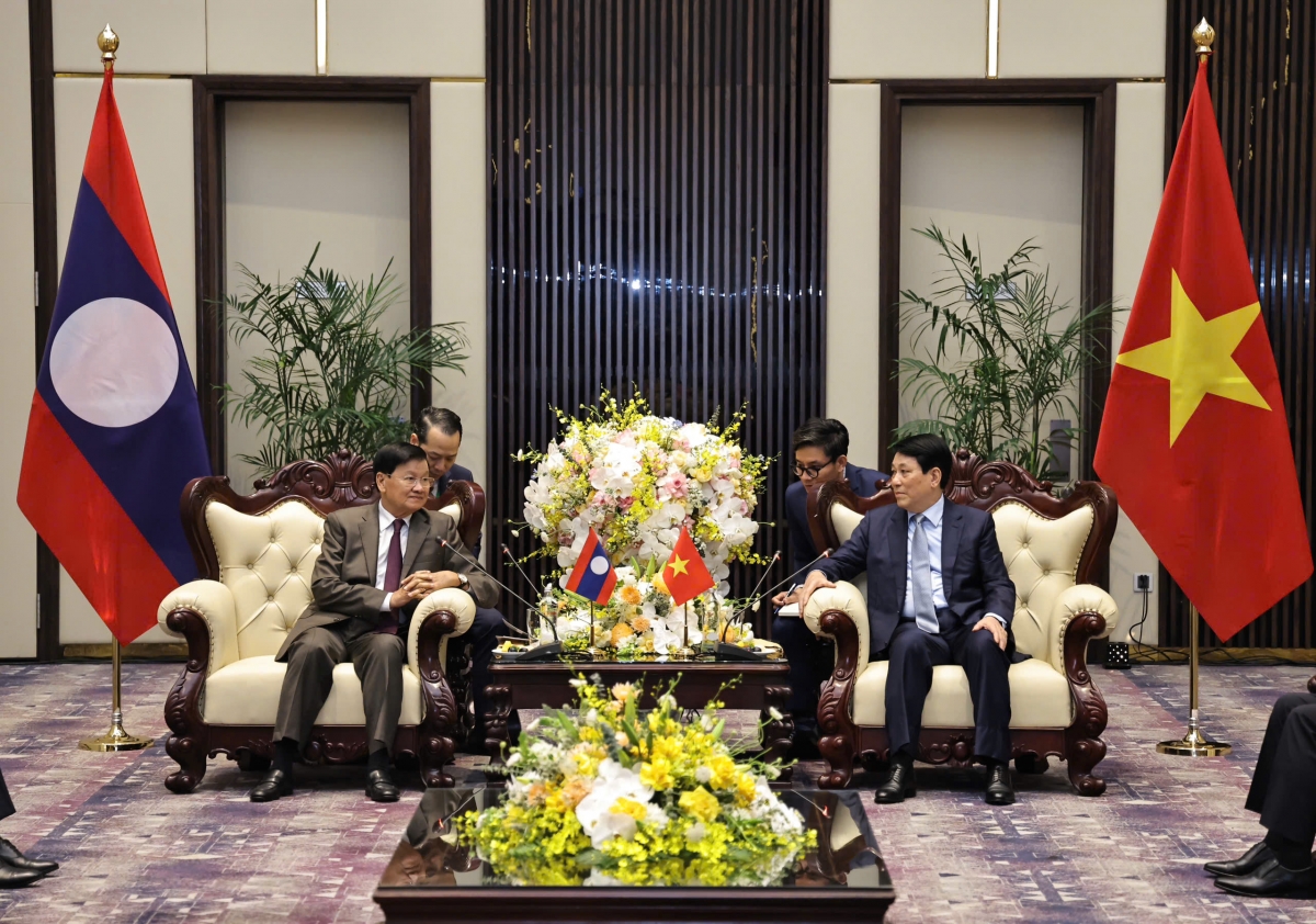 Pôa Lương Cường, Kăn xiâm hnê ngăn tơnêi têa tơdah Kăn xiâm pơkuâ ngăn Đảng, Kăn xiâm hnê ngăn kong têa Lếo Thoong-lun-Xi-xu-lit