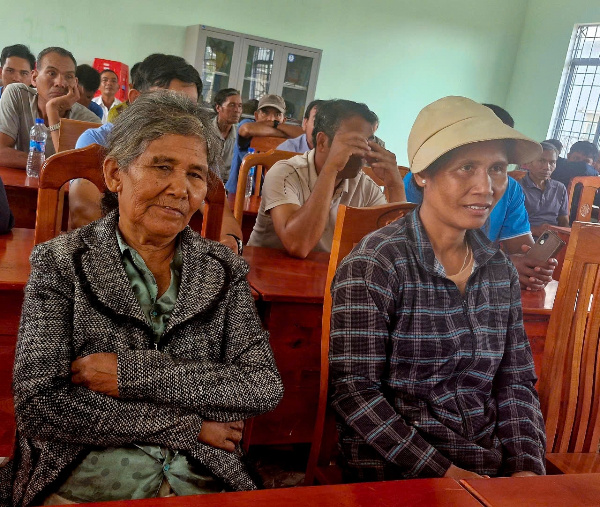 Làng bol tàm sàh Biển Hồ iăt jơnau yal bè gùng dà broă tơrgùm bal mpồl lơh broă sră nggal