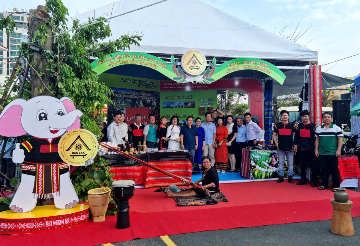 Sờh Niam chài, Tàp pràn să jan mờ Lòt nhơl càr Dăk Lăk yal phan geh lơh, niam chài càr Dăk Lăk tàm càr Phú Yên