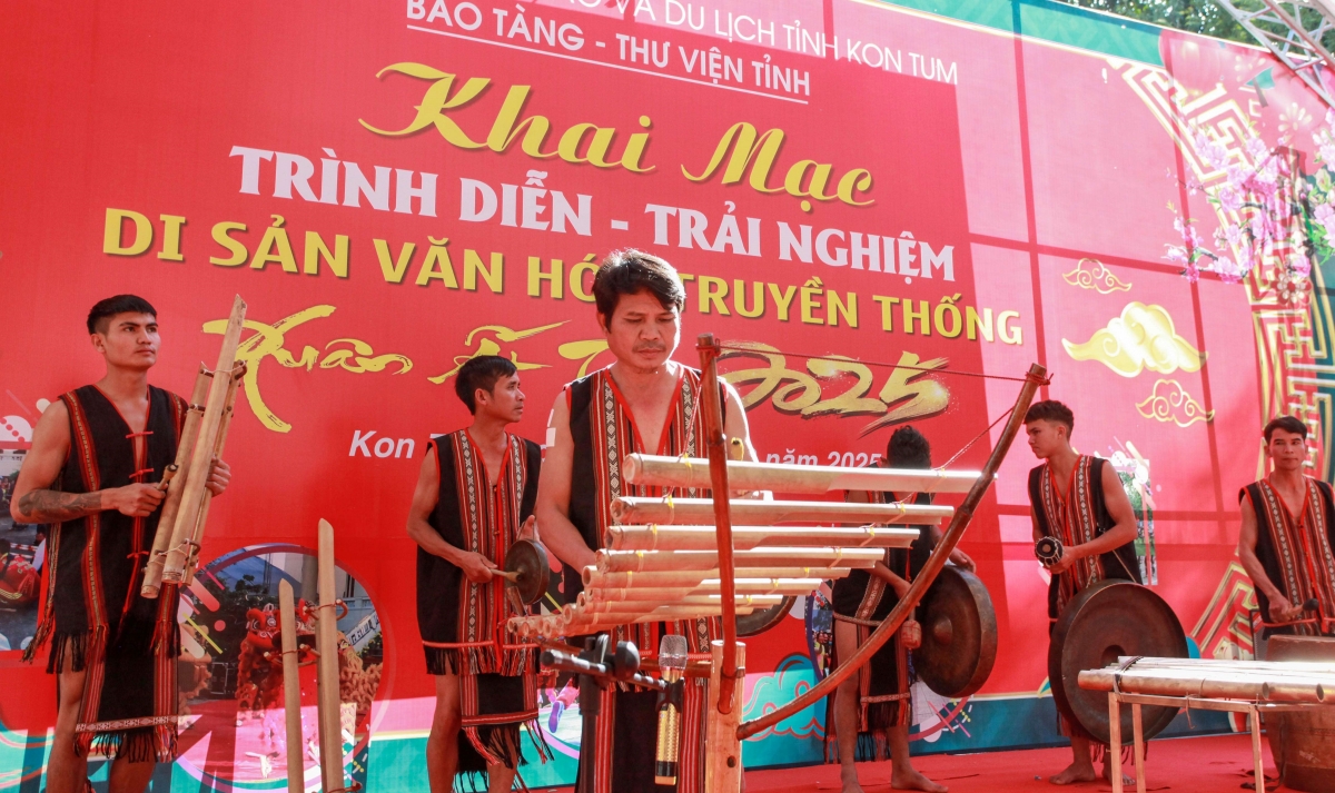 Ngê̆ nhân A Thu hnê ăm mâu rơxông nếo mơđah proâ hdroâng kuăn ngo