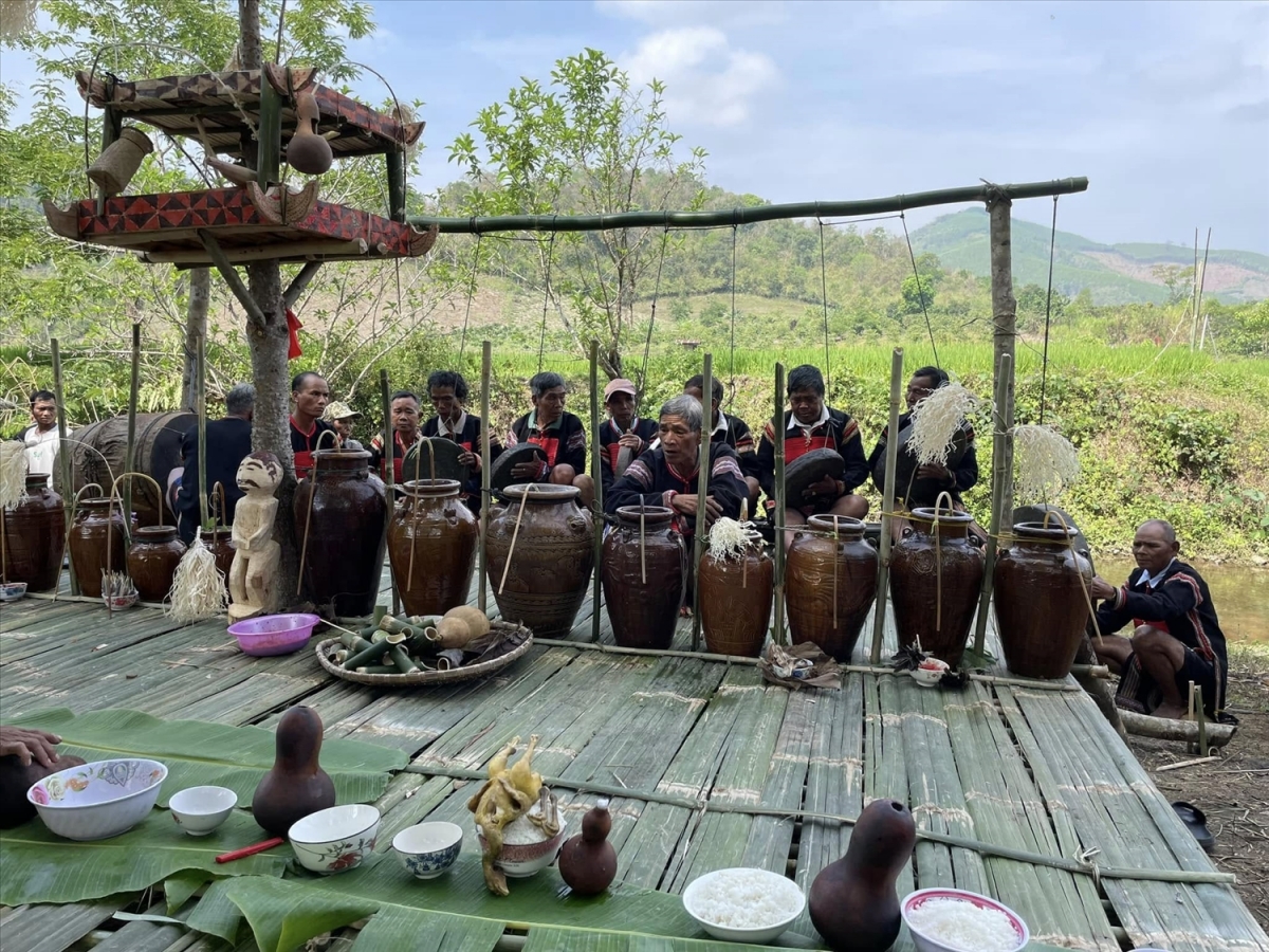 Adat ngak yang likau hajan di huyen Krông Bông, tinh Dak Lak