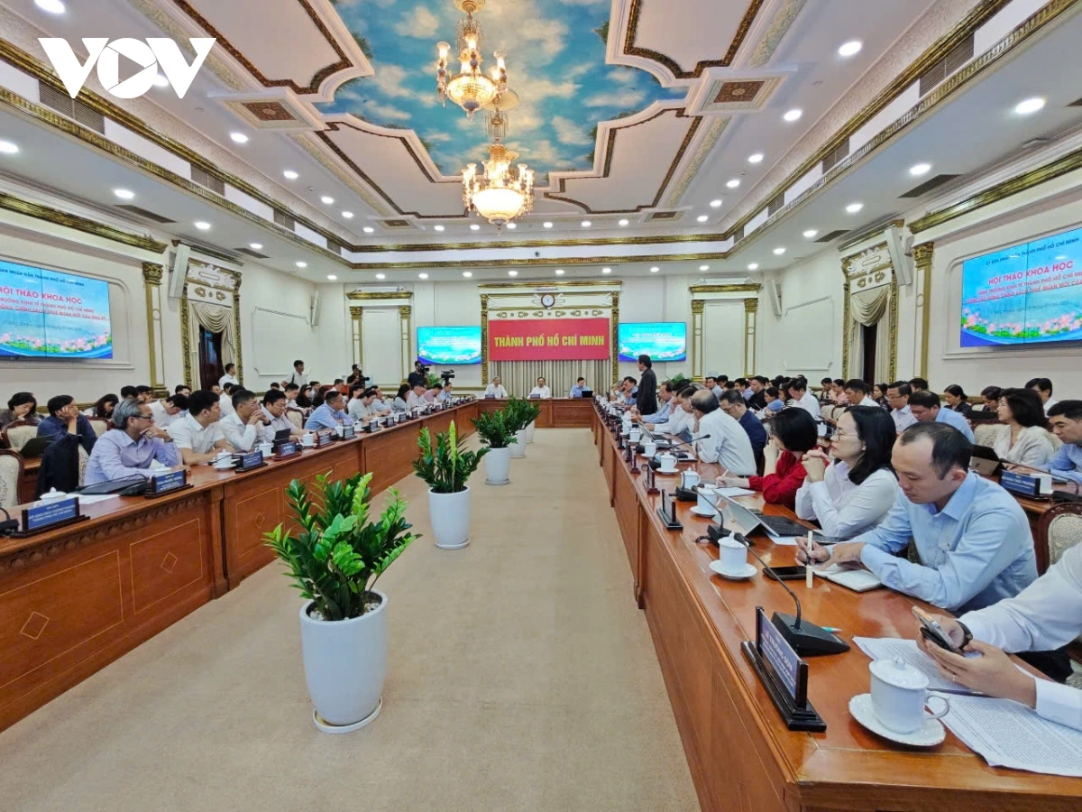 Gah ngak mbang pablei salih Ban raya Ho Chi Minh ba tabiak panuac hu sarak daong karei ka ndap nda made by Viet Nam