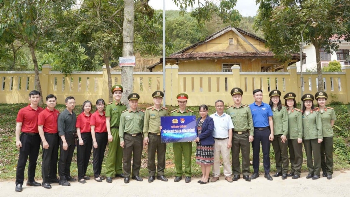 Bâc bh'rợ chr'năp la lua đhị Bh'rợ xa nay " Pr’ặt coh ca noong k’tiếc– pr’chấc p’niên tu tệêm ngăn k’tiếc k’ruung c’moo 2025” . Chanup: Báo Huế Ngày nay