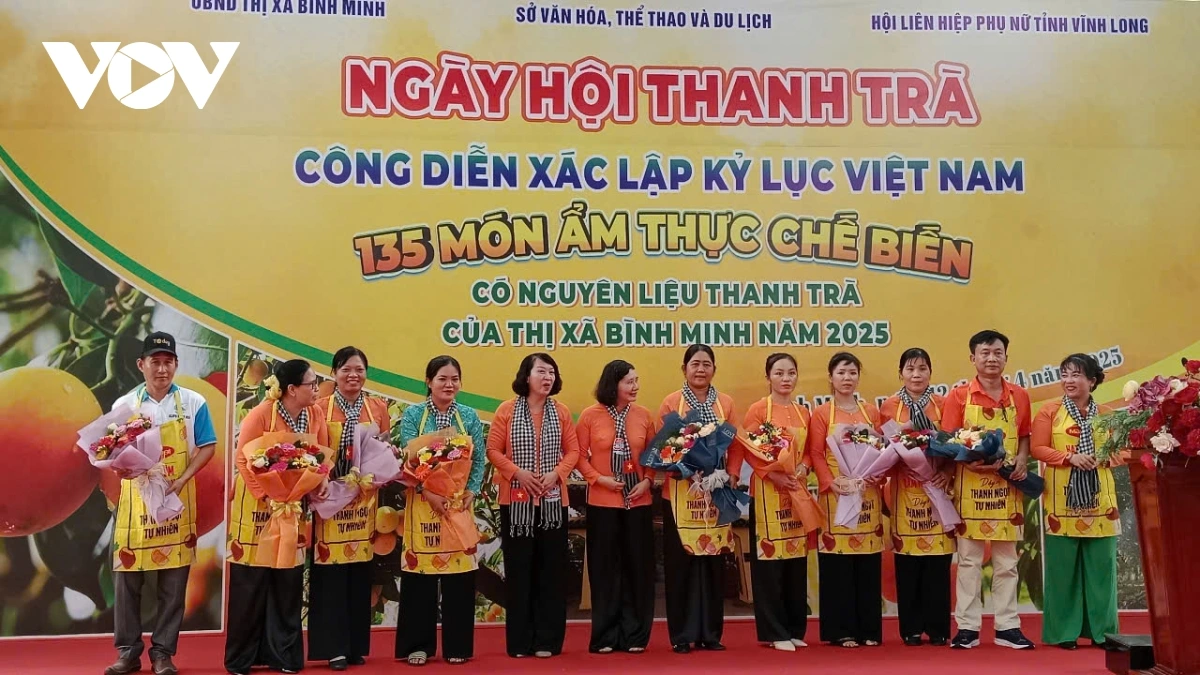 Các đơn vị tham gia thi nấu các món ăn được chế biến từ quả thanh trà