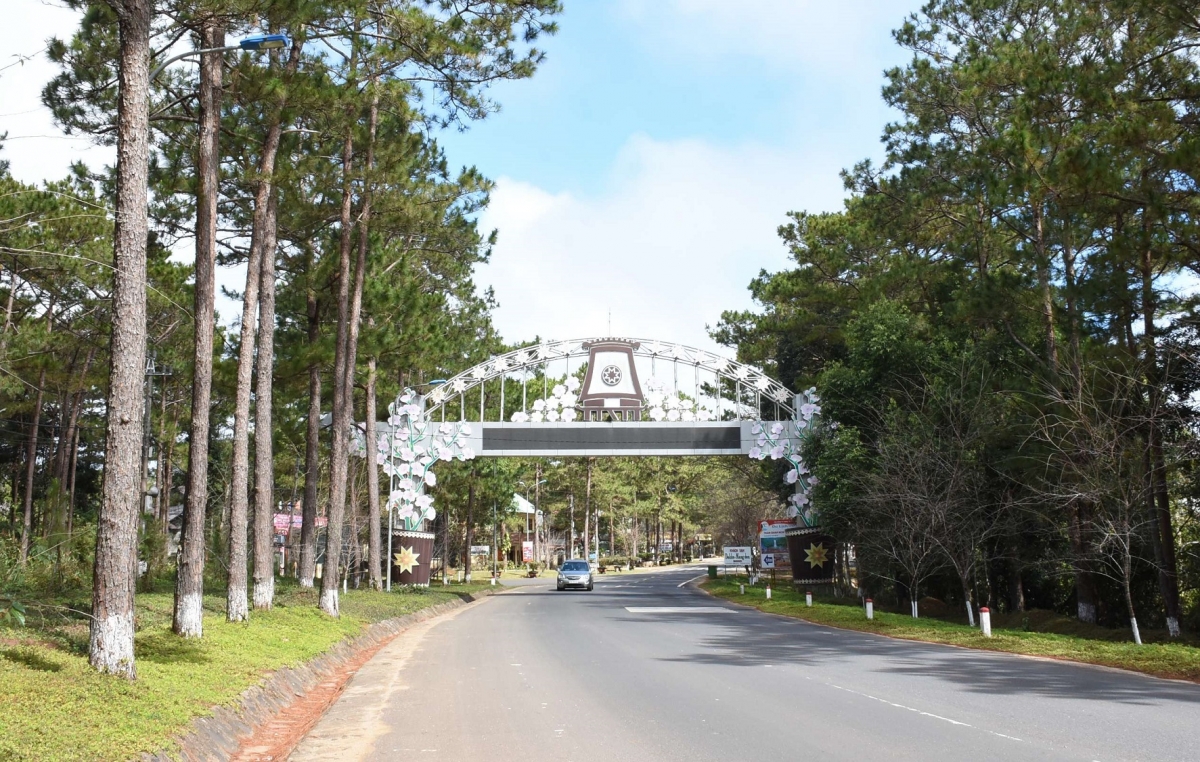 Gùng rơndeh lòt mhar Quảng Ngãi – Kon Tum geh tă priă lơh rơp pơgồp bơnah chồl tơnguh tiah lòt nhơl brê bơnơm dà lơgar Măng Đen bơtàu tơnguh