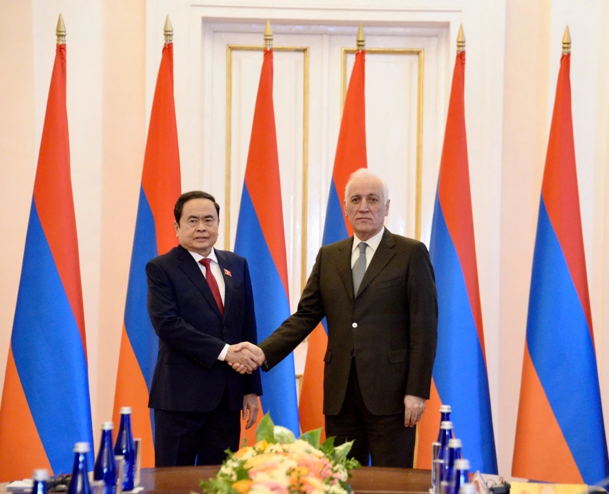 Củ tịc Quôk hội ồng Trần Thanh Mẫn neh tìp mat kấp dờng Kwang atbồ lơgar Armenia ồng Vahagn Khachaturyan