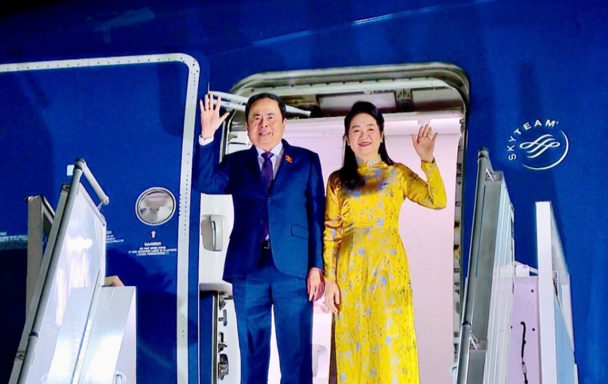  Củ tịc Quôk hội ồng Trần Thanh Mẫn mờ pơ ùr neh tus ƀlàng rơndeh par Ală lơgar Zvartnots, Yerevan