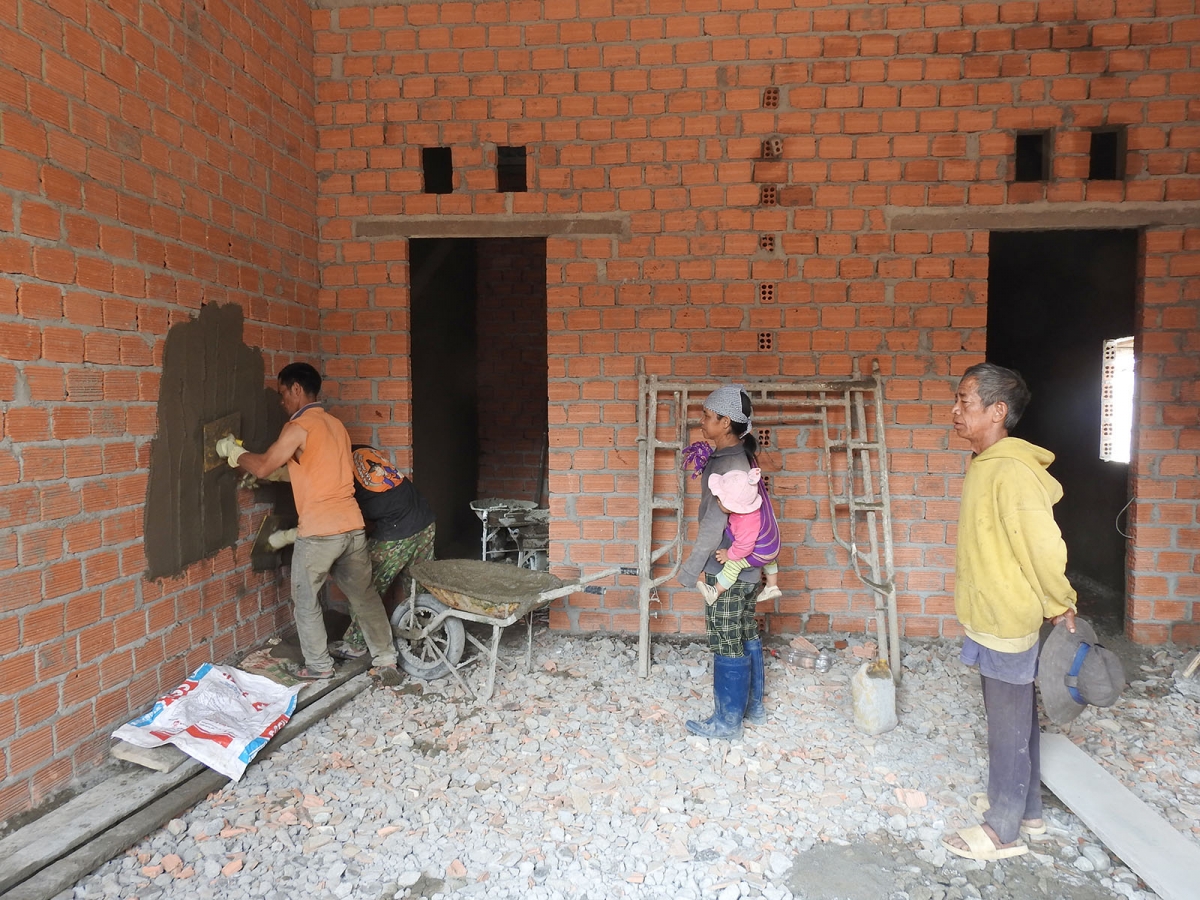 
Ƀok A Kiêu, tơ plei Kon Long (găh ‘ma rup) chơt hơiă yoa vă jê̆ đei hnam ‘nao bơih