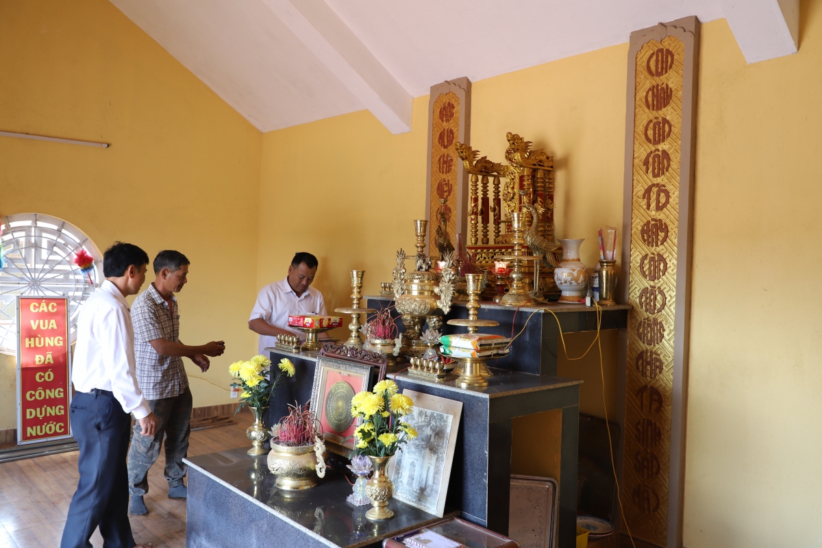 
Hloh 200 ŭnh hnam kon pơlei plei dêh char Phú Thọ mơ̆t oei tơ̆ apŭng sơlam Tuy Đức hlôi vang hơdai băl pơm hnam soi ƀok Pơtao Hùng tơ̆ xăh Đắk Búk So