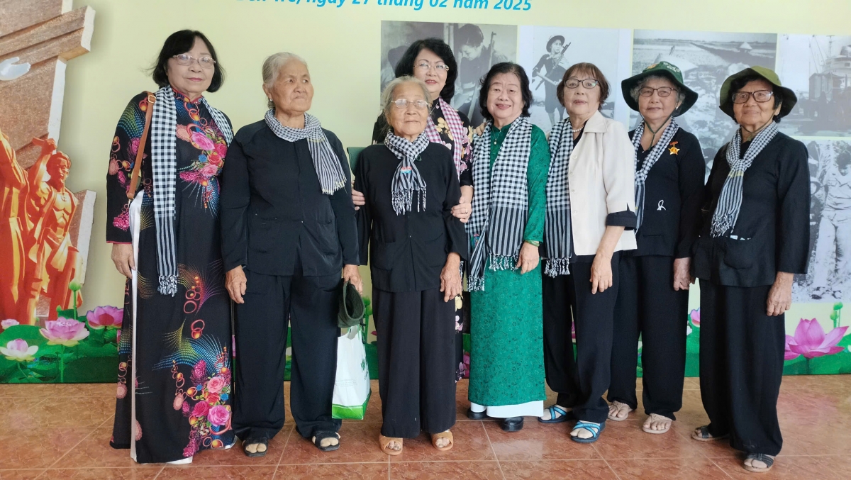 Hiện nay, các bà, các cô trong " Đội quân tóc dài" còn sống không nhiều và đã cao tuổi