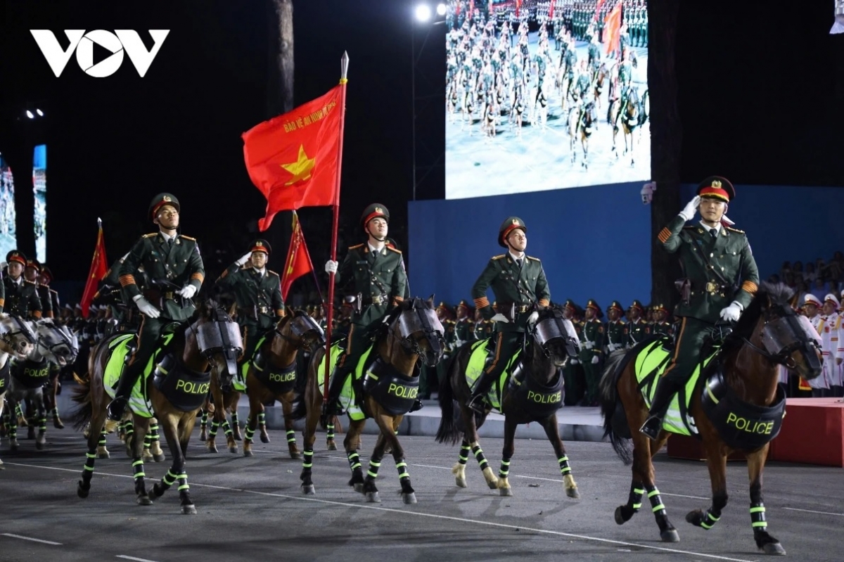 Dơ̆ ràng tơlik uh kơwào pơgồp bal mờ bơta chài hờ đang ngkời seh