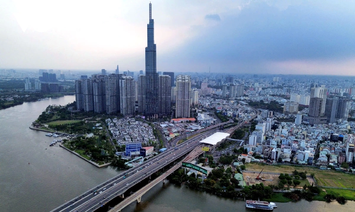 Landmark 81 oh lac sa baoh sang glaong, bo daok lac sa thaik thaot hu angan brei mboh ka bruk patagok di Ban raya Ho Chi Minh saong taneh ia Viet Nam.