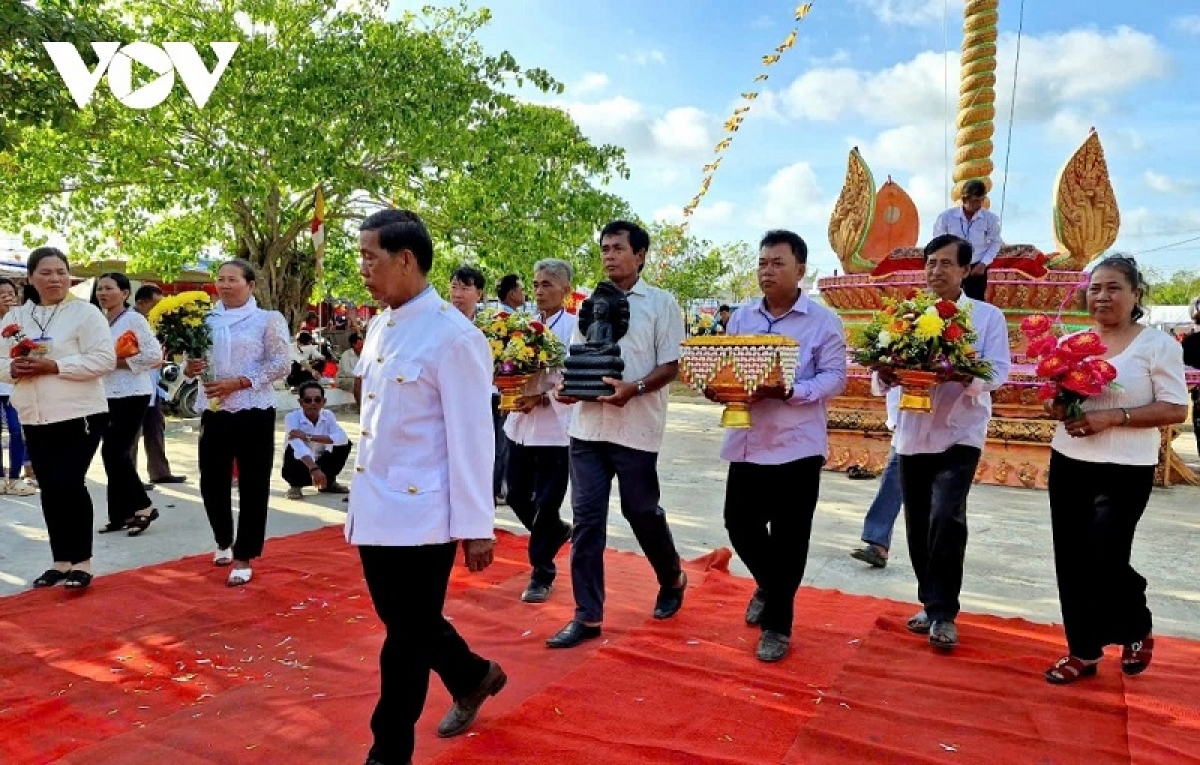 Adat raok Phat