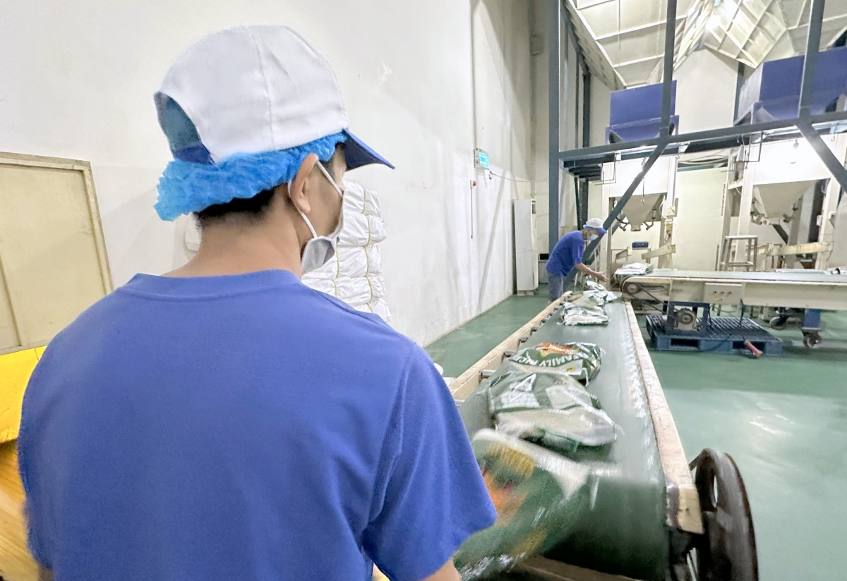 Liên kết người dân, doanh nghiệp trong tiêu thụ lúa gạo ở ĐBSCL