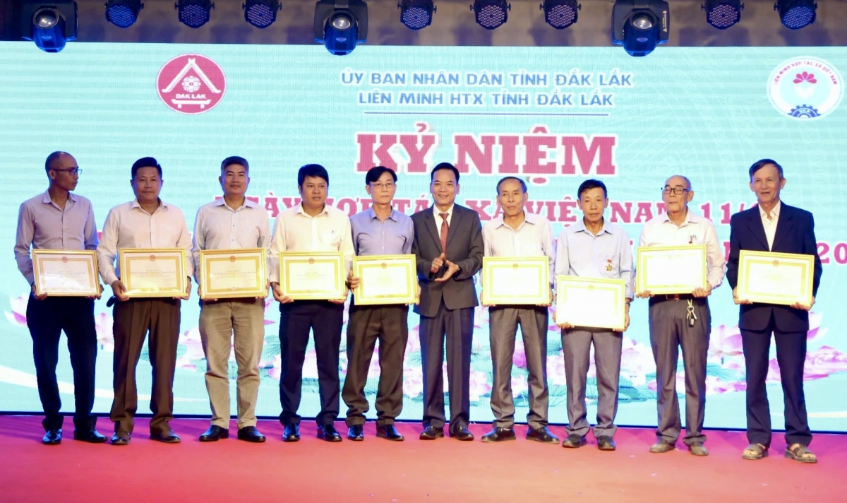 Rim anih jang păng bơngai jang hlôi đei pôk hơpah kơlih jang rơgei lơ̆m pơm jang hơp tak xah