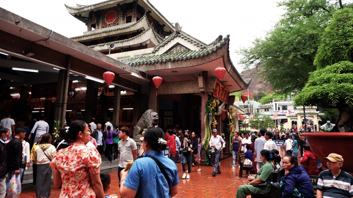Miếu Bà Chúa Xứ Núi Sam
